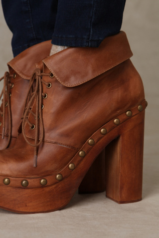 Solvang Clog