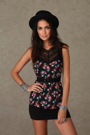 Sleeveless Floral Lace Top