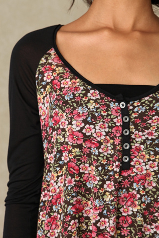 Daisy Outfield Baseball Tee