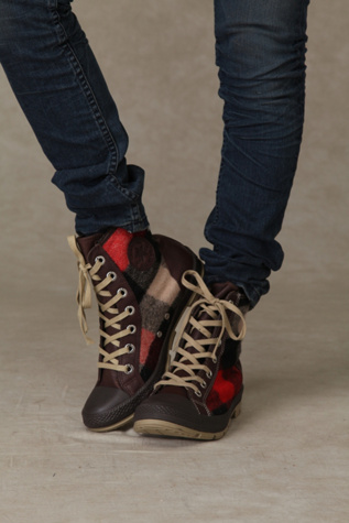 Black/Red/Chocolate