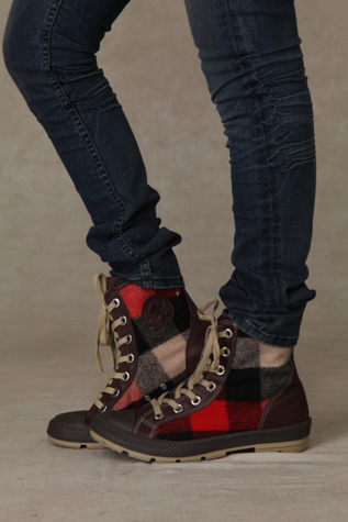 Black/Red/Chocolate