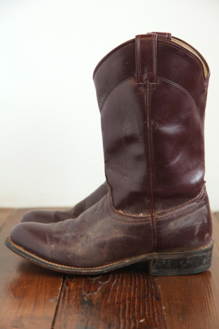 Vintage Round Toe Western Boot in vintage-loves-shoes