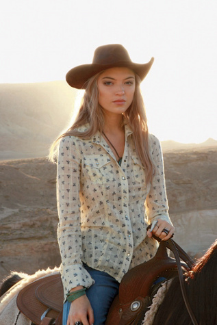 Snappy Florals Buttondown