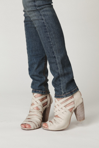 Roxanne Heel
