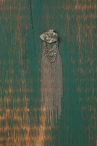 Leaf Crest Ear Cuff