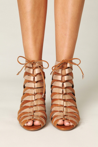 Tan / Nude
