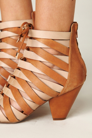Tan / Nude