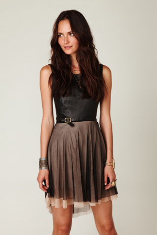 Black / Nude