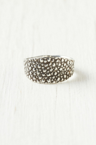 Stingray Signet Ring