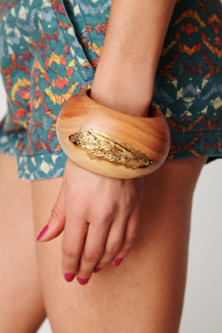 Wood / Gold