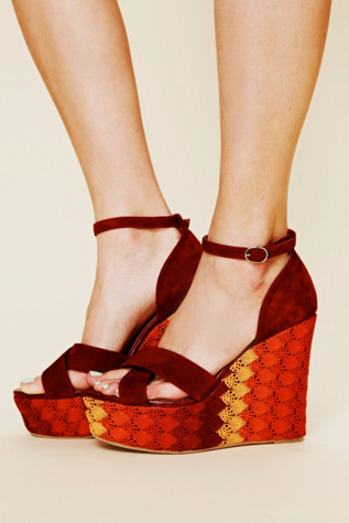 Carrie Crochet Platform