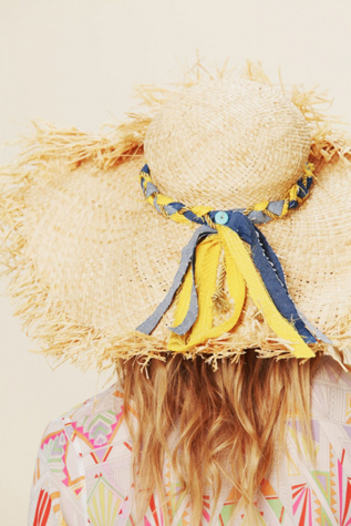 NATURAL WITH BLUE AND YELLOW