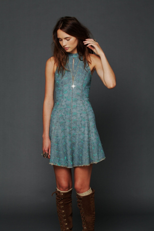 Trailing Crescent Chambray Dress