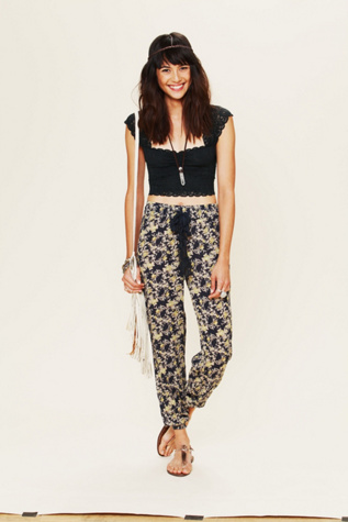 Scallop Edge Crop