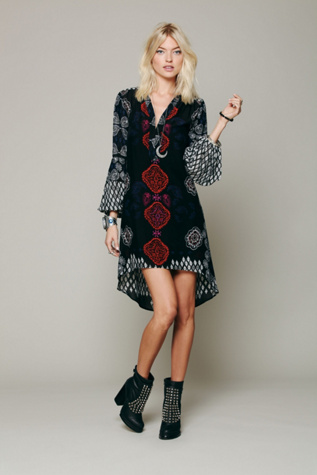 Peacemaker Print Shapeless Dress 