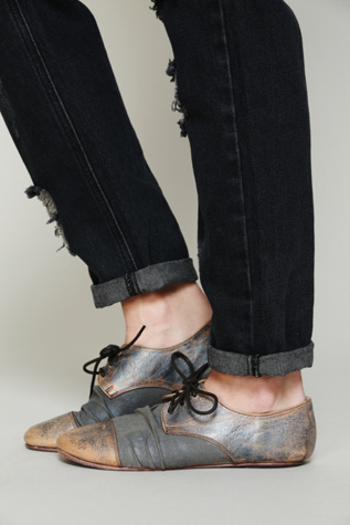 Rhett Distressed Oxford
