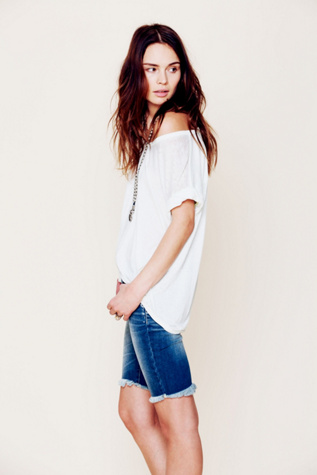 Blank Denim Biker Short in Jean-Shorts