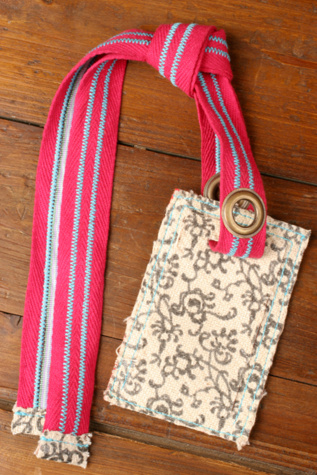 Vine Canvas Luggage Tag